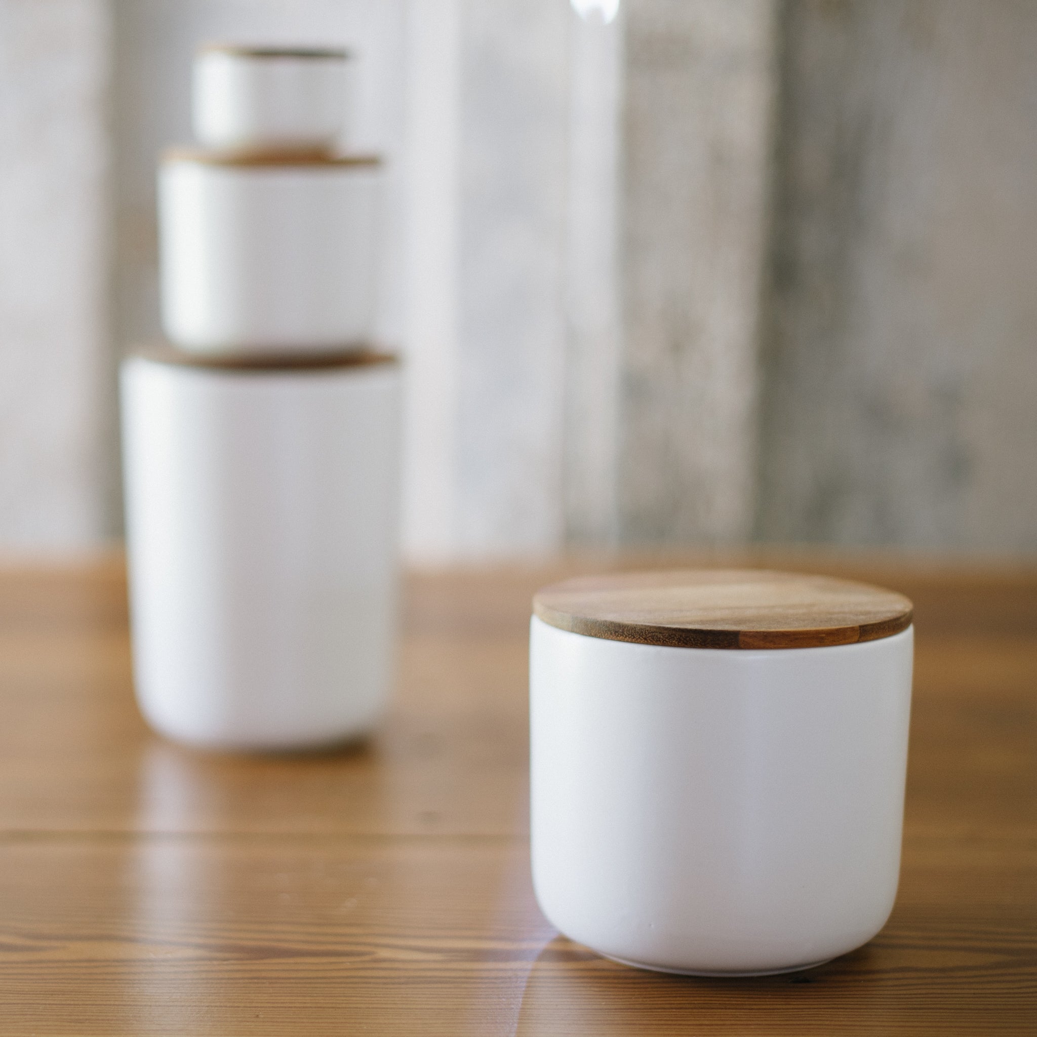 Stoneware Container with Acacia Lid