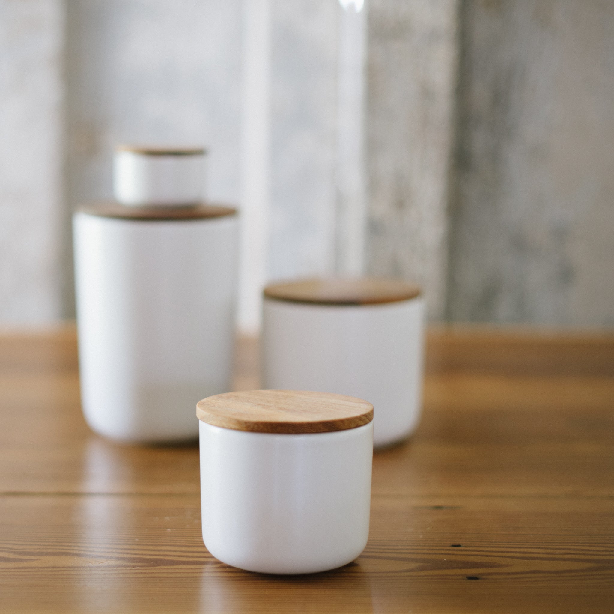 Stoneware Container with Acacia Lid