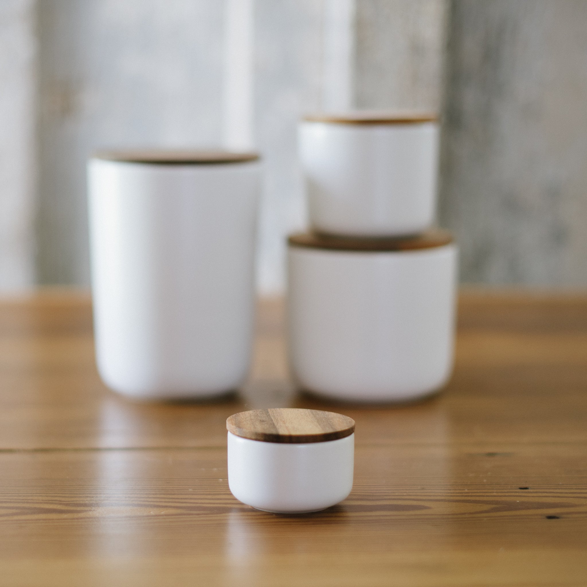 Stoneware Container with Acacia Lid